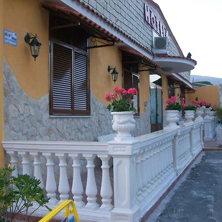 Hotel Il Quadrifoglio Torre del Greco Eksteriør billede