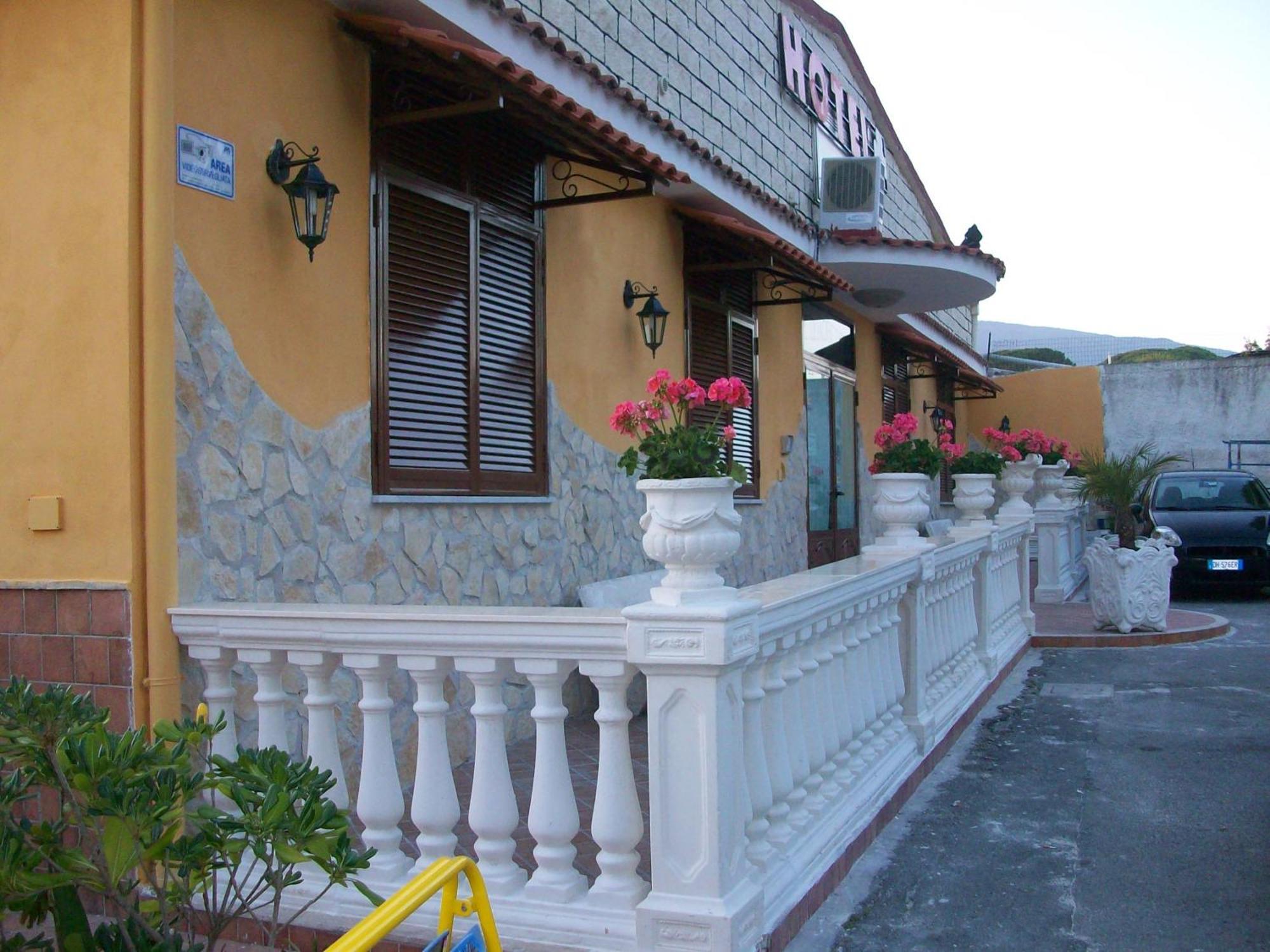 Hotel Il Quadrifoglio Torre del Greco Eksteriør billede